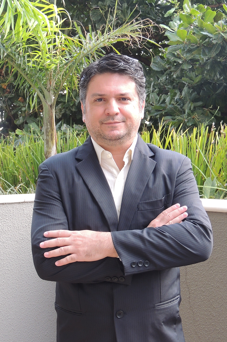 Prof. Dr. Alessandro Marques